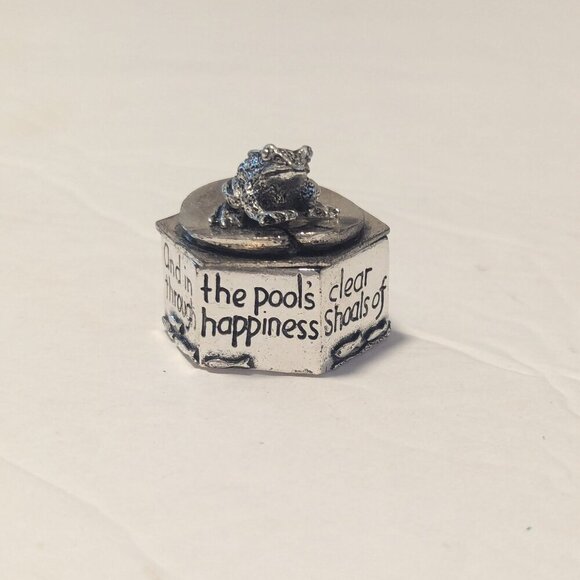 Vintage Silver Scenes Pewter Frog Box Whimsical Pill Mini Trinket Wales UK - Picture 7 of 7